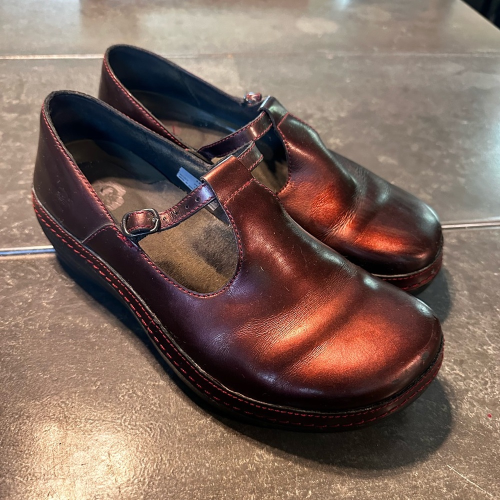 Ruby Burgundy Metallic Timberland Women's T-Strap Mary Jane Flats Shoe Sz 9.5 M